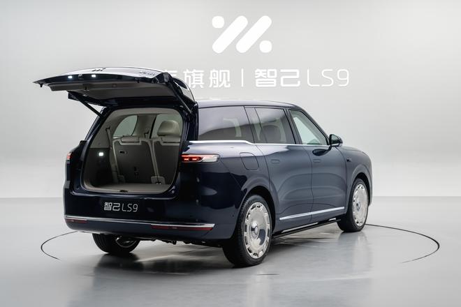 SUV又添一员智己LS9预售3369万起PG麻将胡了免费试玩模拟器9系大六座旗舰(图8)